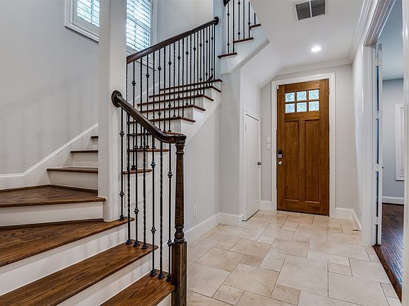 3rd image of 2110 Helsminster Dr