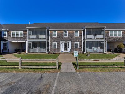221 Upper County Road APT 2A, Dennis Port, MA, 02639