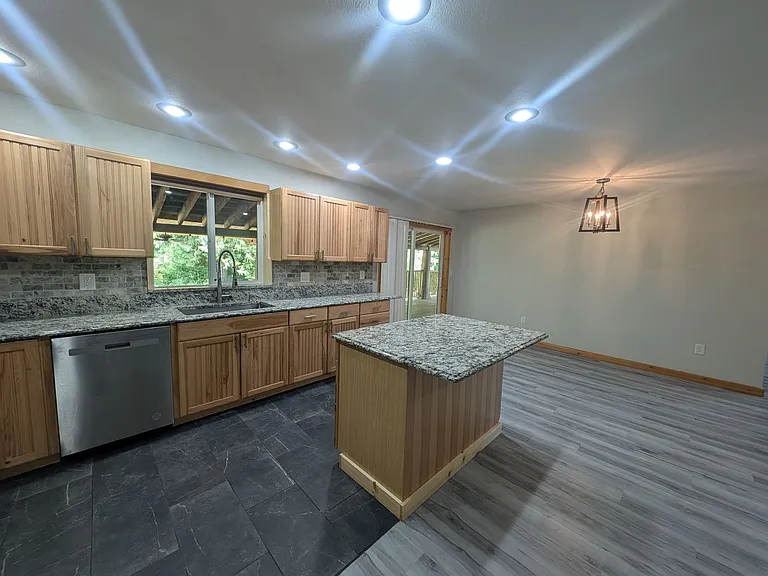 81 Moose Jaw Ln — Photo 9