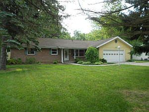 1st image of 2644 Oakwood Dr