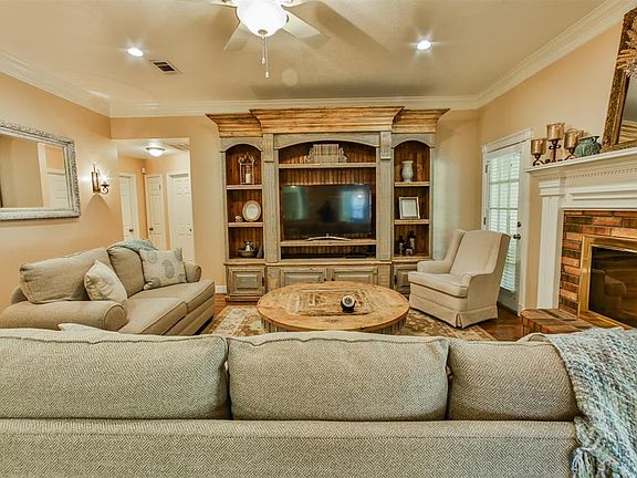 2nd image of 5532 Somerford Ln
