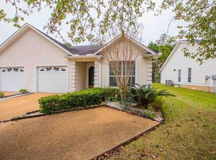 136 Lake Eagle Dr, Thomasville, GA 31792