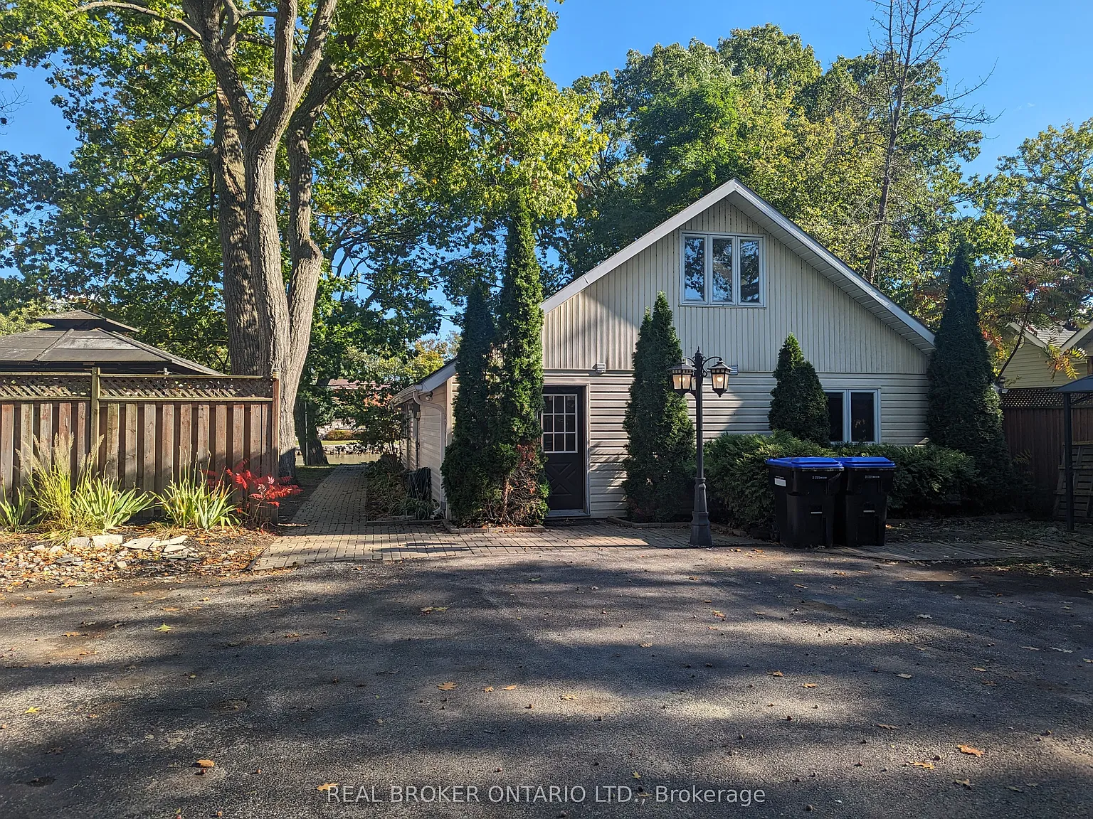 4 bed, $2,750 — Photo 1