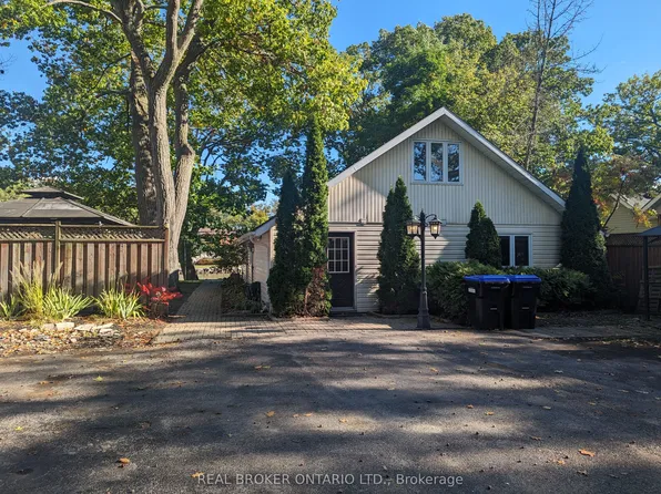 1107 Mosley St, Wasaga Beach, ON L9Z 2G1