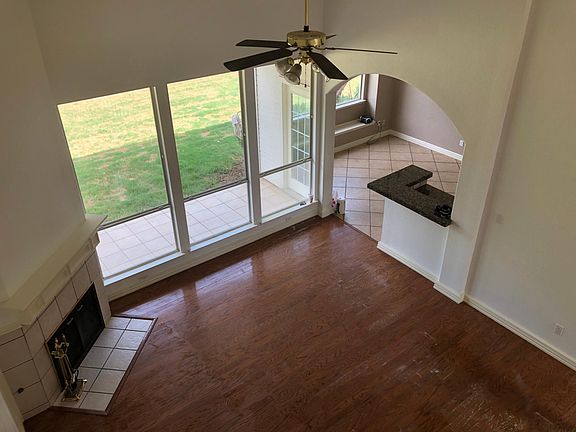3rd image of 7612 Aubrey Ln