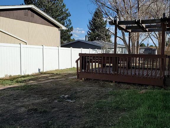 3rd image of 922 Continental St