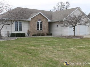 2955 Blue Moon Dr, Green Bay, WI 54311