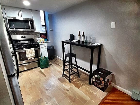 4th image of 174 Grand St #3C
