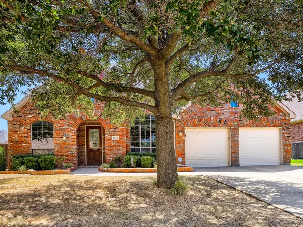 6919 Navigation Dr, Grand Prairie, TX 75054