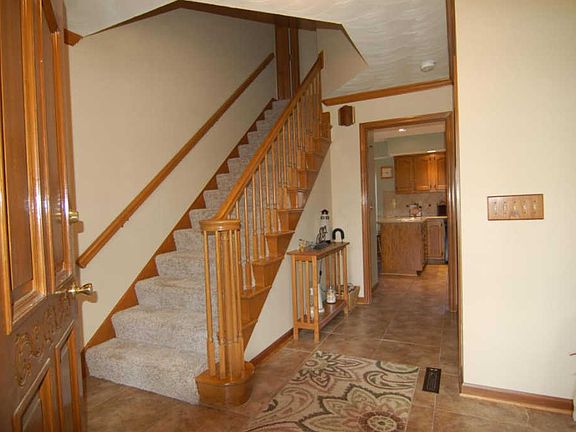 4th image of 693 Waxwing Ct