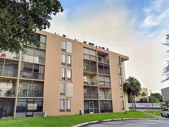 9120 Fontainebleau Blvd APT 404, Miami, FL 33172