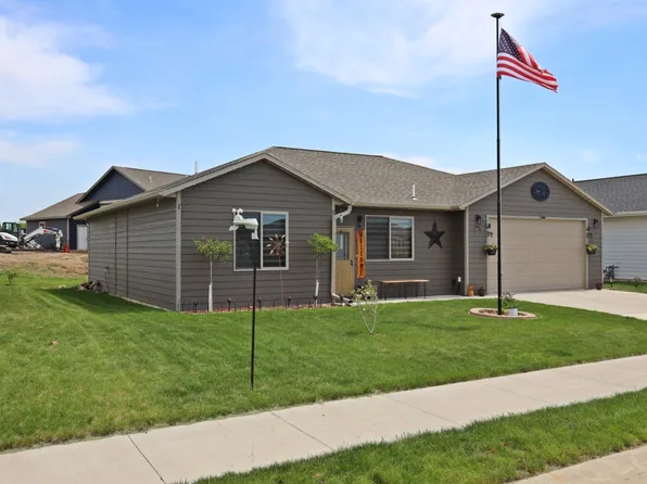3617 Lincoln Ave, Spirit Lake, IA 51360