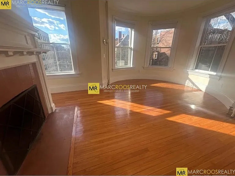 381 Harvard St #206A — Photo 2