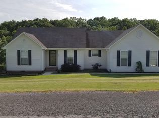 240 Grand View Dr, Smithville, TN 37166