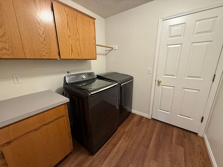 1033 W Pennwood St — Photo 15