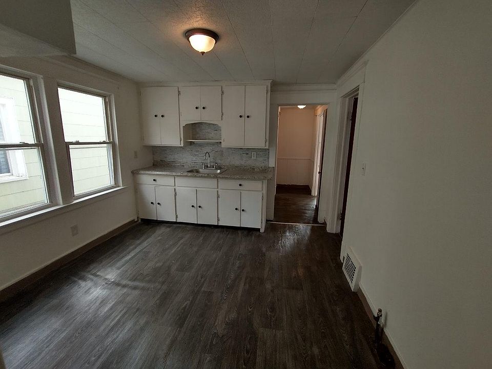 1st image of 158 Westminster Ave #1