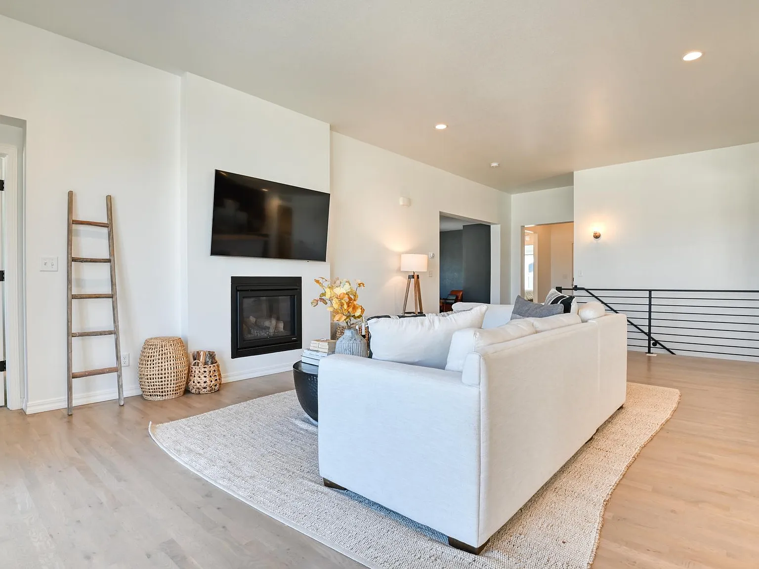 4 bed, 3352 sqft, $3,100 — Photo 4