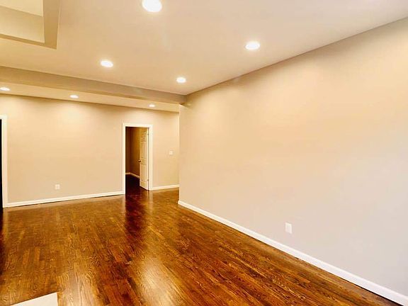 3rd image of 215 E 164th St APT 3P