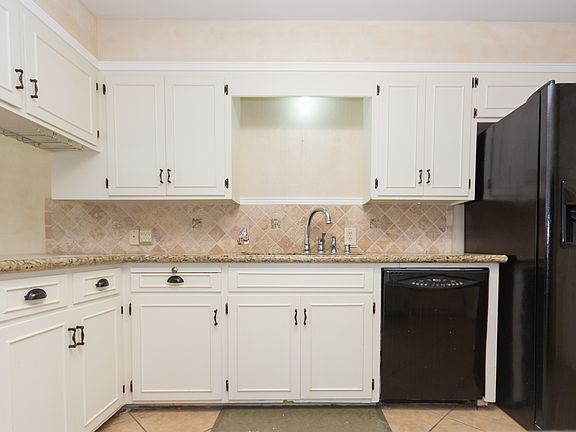 5th image of 865 Norwood Dr