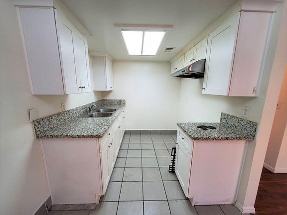 5th image of 15335 Maplegrove St APT 3