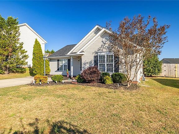 2nd image of 878 Big Creek Ct