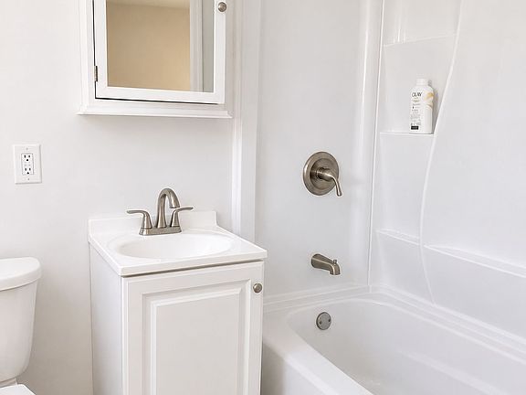 2nd image of 317 E Jersey St Floor 3