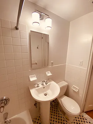 Rented by Metropolis Real Estate of Manhattan | media 14