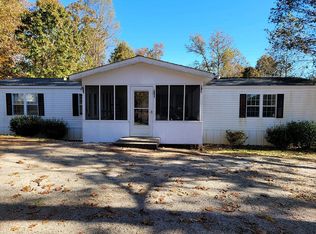 206 Sioux Way, Cleveland, GA 30528