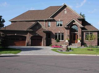870 Bluff Cir, Mendota Heights, MN 55118