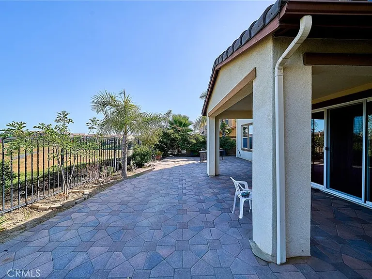 1324 N Macneil Dr — Photo 33