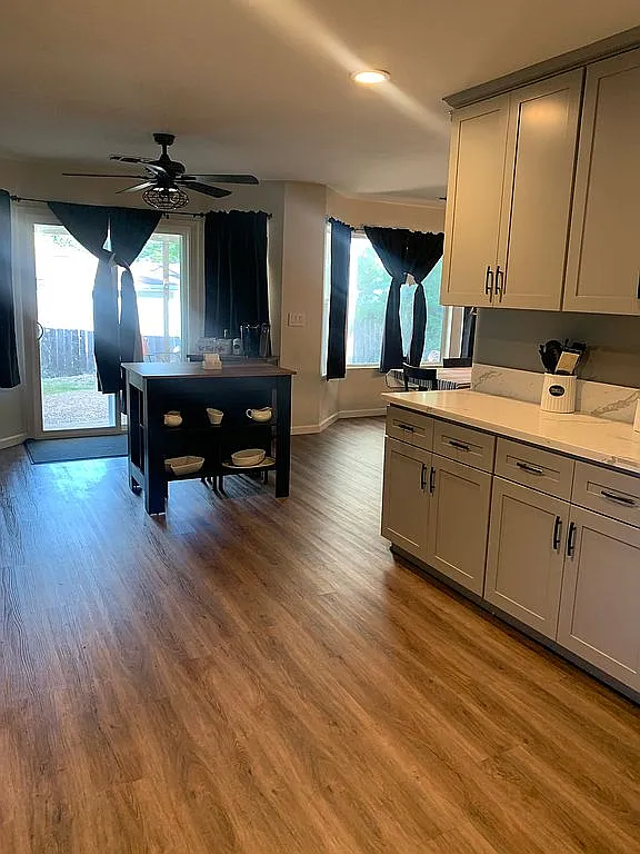 10409 River Wood Way photo 1