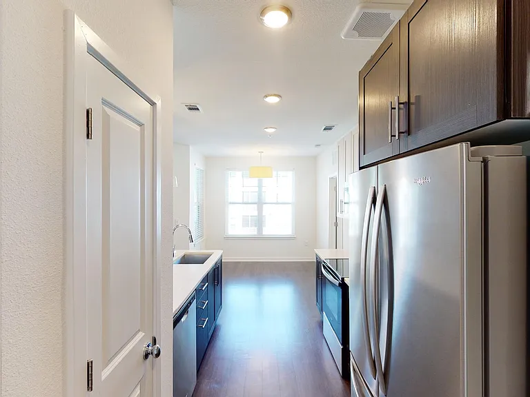 Essex Luxe Apartments — Photo 111