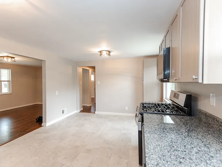 811 Eathan Ave — Photo 25