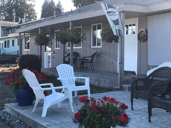 7884 E Maple St, Port Orchard, WA 98366