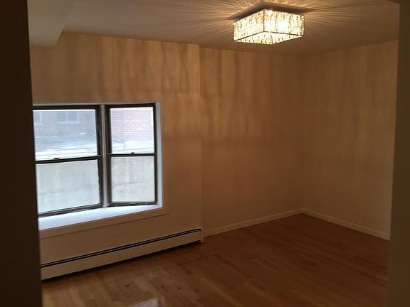 3rd image of 131 Beach 121st St APT 2