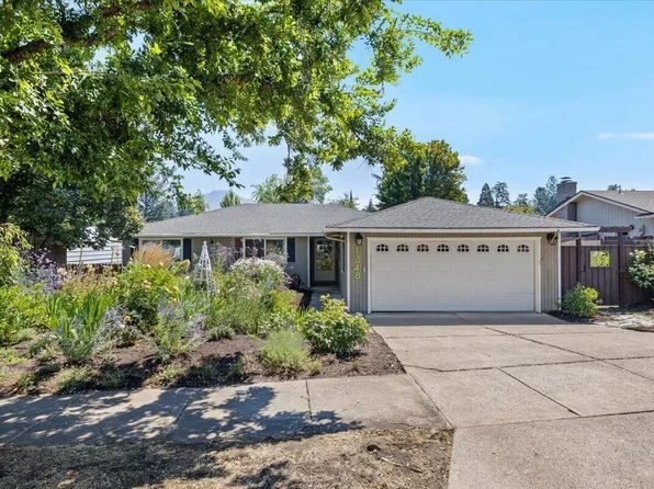 1348 Ramada Ave, Medford, OR 97504