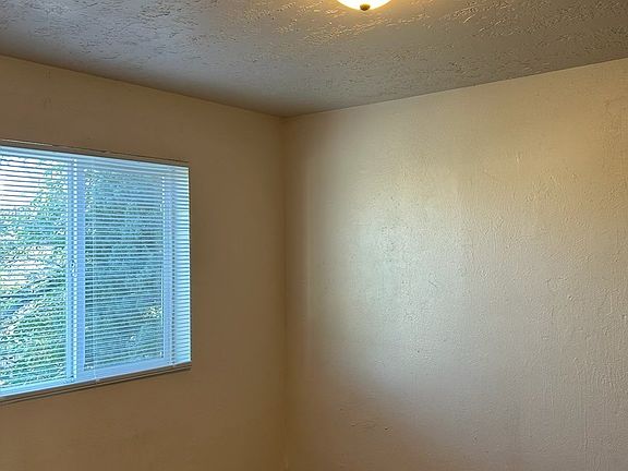 5th image of 3516 Wellesley Dr NE APT A