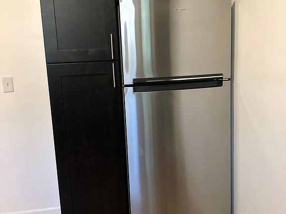 3rd image of 5539 N Sawyer Ave #2B