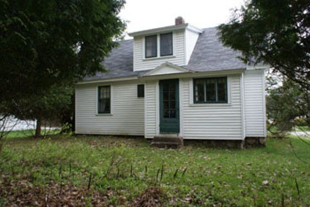 2nd image of 54 Petrova Ave