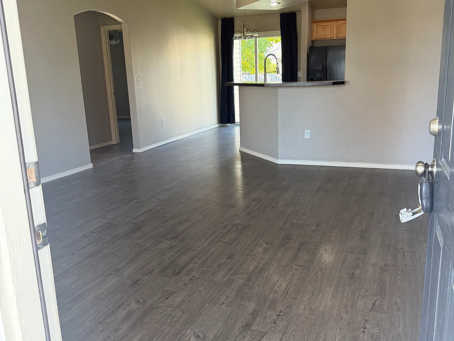 4 bed, 1340 sqft, $2,150 — Photo 2