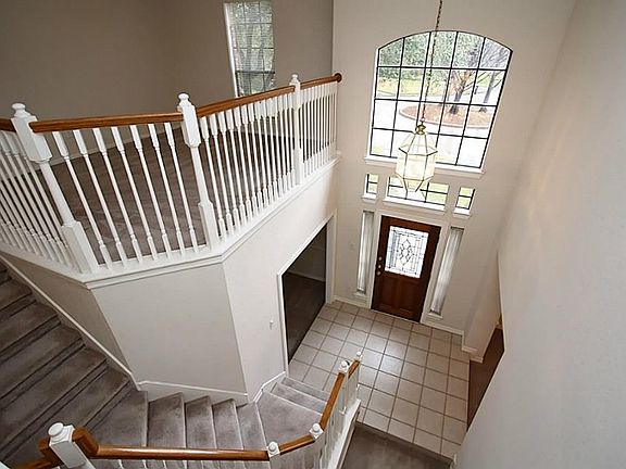 5th image of 15102 Chandler Hollow Ln