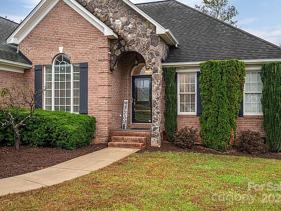 5th image of 2513 Burton Estates Ln