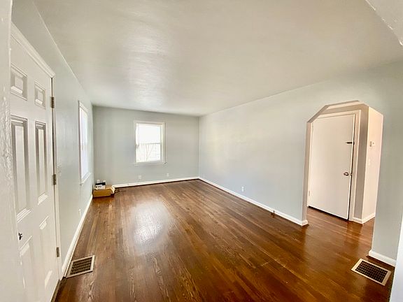 4th image of 3719 Anioton Ct