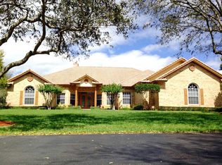 11875 E Ridgeview Dr, Davie, FL 33330