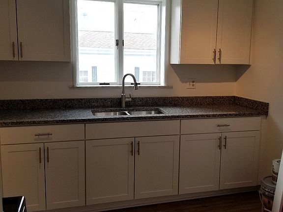 2nd image of 207 N Ann Arbor St APT 1