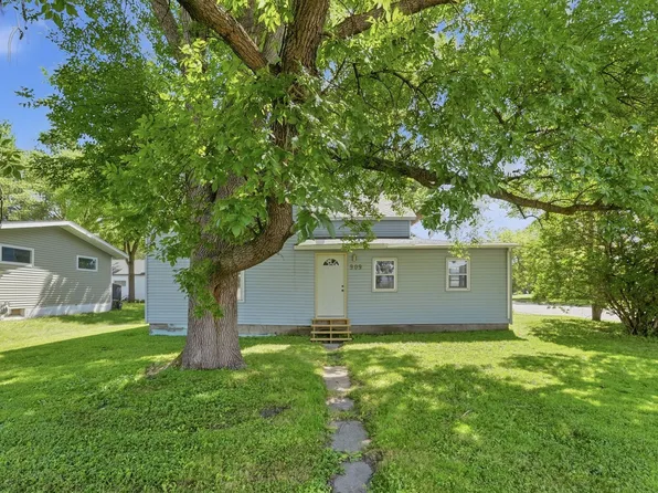 909 14th St S, Benson, MN 56215