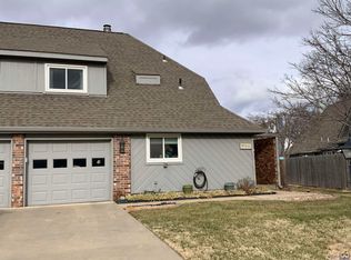 5700 SW Foxcroft North Cir, Topeka, KS 66614