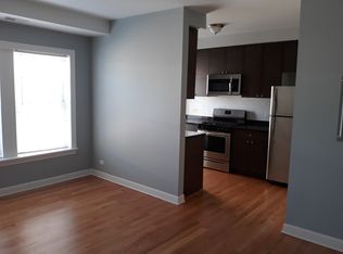 1500 W Pratt Blvd #2F, Chicago, IL 60626