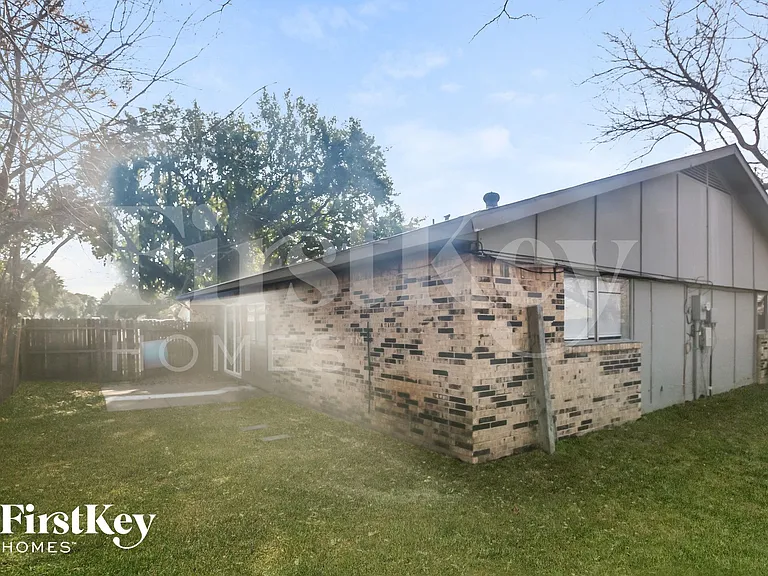 6217 Pine St — Photo 15