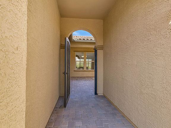 3rd image of 13671 N Meadowhawk Ln